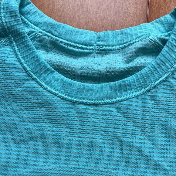 Lululemon tops - Picture 3 of 7